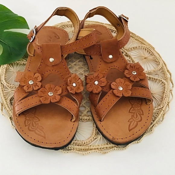 brown leather floral hand made “Cuba” brand sandals EU 39 Poshmark size 8.5-9 - Picture 4 of 11